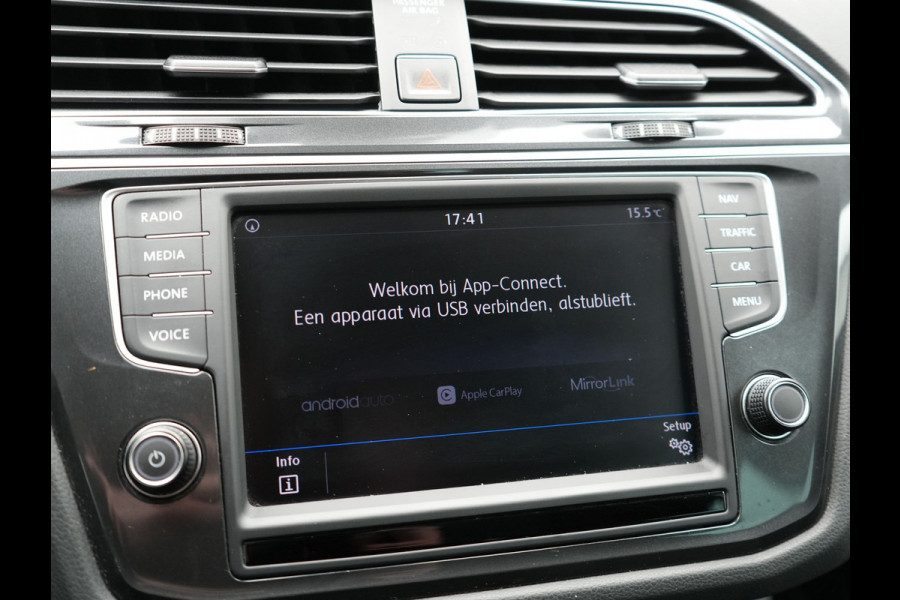 Volkswagen Tiguan 1.4 TSI ACT Comfortline Business R 150pk DSG | Trekhaak af Fabriek | Adaptive Cruise | Apple Carplay | 19"L.M | LED Koplampen | Stoelverwarming | Navi Full Map |