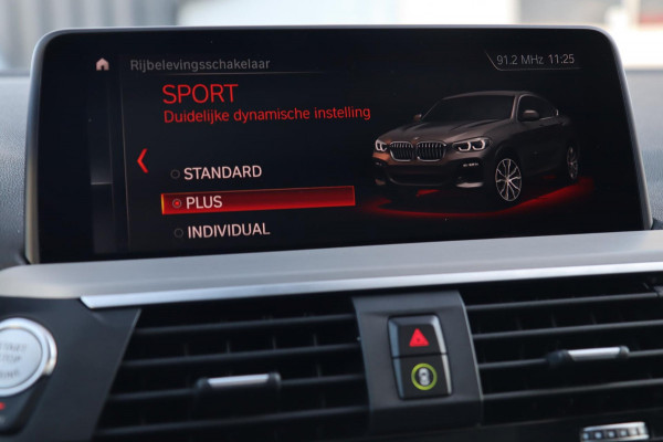 BMW X4 XDrive30i M Sport / PANODAK / KEYLESS / HUD / CAMERA / 20''
