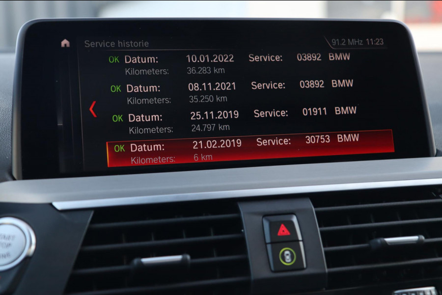 BMW X4 XDrive30i M Sport / PANODAK / KEYLESS / HUD / CAMERA / 20''