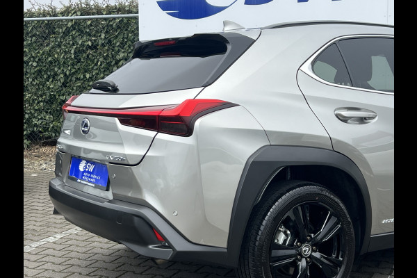 Lexus UX 250h Style+ Edition | Leder | Camera | Carplay | 18 inch | Dodehoek
