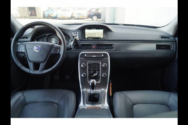 Volvo V70 D3 150pk Classic Edition -NAVI-LEER-XENON-