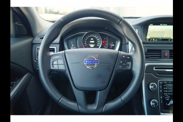 Volvo V70 D3 150pk Classic Edition -NAVI-LEER-XENON-