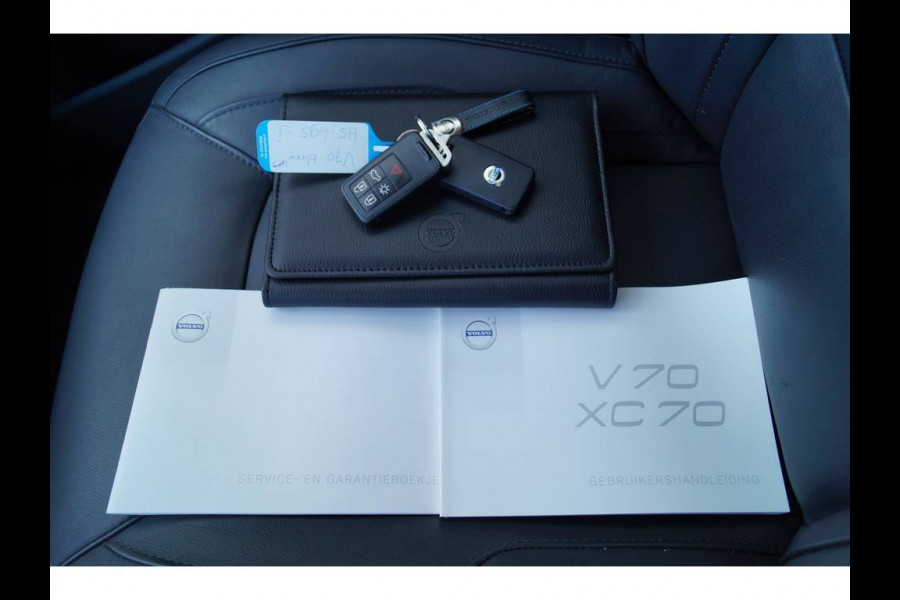 Volvo V70 D3 150pk Classic Edition -NAVI-LEER-XENON-