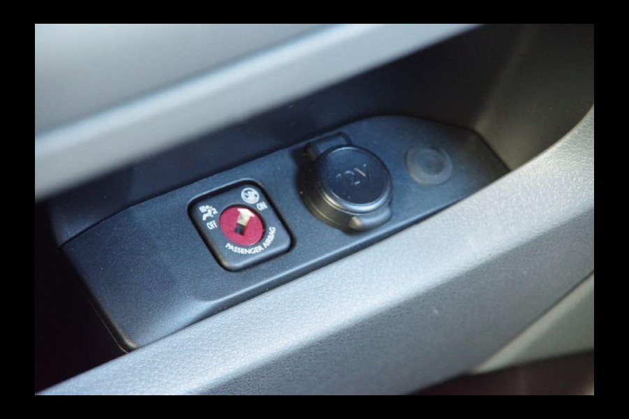 Toyota ProAce Long Worker 1.5 D-4D L3, APK TOT 01-04-2026! AIRCO, CRUISE, BLUETOOTH, NL AUTO, SIDEBARS, NAP, ZEER NETJES