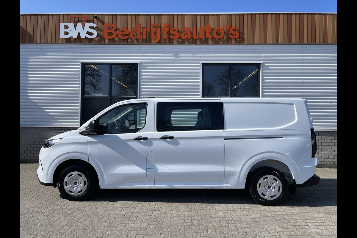 Ford Transit Custom 340 2.0 TDCI L2H1 Trend DC 5 persoons / originele Ford dubbel cabine / bpm vrij / NIEUW / vaste prijs rijklaar € 39.950 ex btw / lease vanaf € 715 / airco / cruise / vol opties ! Ford Transit Custom 340 2.0 TDCI L2H1 Trend DC 5 persoons / originele Ford dubbel cabine / bpm vrij / NIEUW / vaste prijs rijklaar € 39.950 ex btw / lease vanaf € 715 / airco / cruise / vol opties !