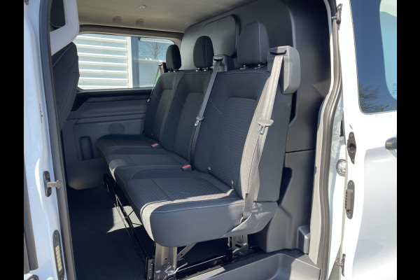 Ford Transit Custom 340 2.0 TDCI L2H1 Trend DC 5 persoons / originele Ford dubbel cabine / bpm vrij / NIEUW / vaste prijs rijklaar € 39.950 ex btw / lease vanaf € 715 / airco / cruise / vol opties !