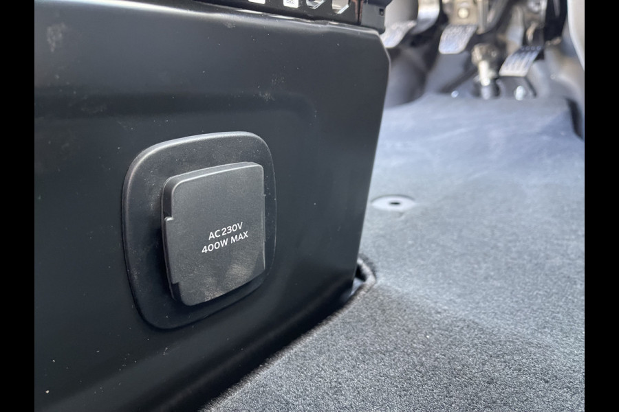 Ford Transit Custom 340 2.0 TDCI L2H1 Trend DC 5 persoons / originele Ford dubbel cabine / bpm vrij / NIEUW / vaste prijs rijklaar € 39.950 ex btw / lease vanaf € 715 / airco / cruise / vol opties !