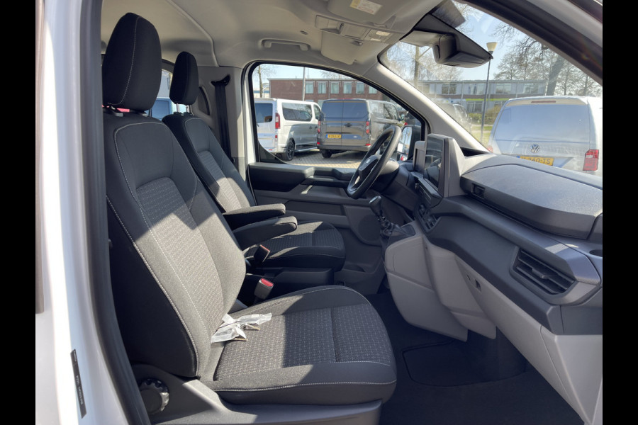 Ford Transit Custom 340 2.0 TDCI L2H1 Trend DC 5 persoons / originele Ford dubbel cabine / bpm vrij / NIEUW / vaste prijs rijklaar € 39.950 ex btw / lease vanaf € 715 / airco / cruise / vol opties !