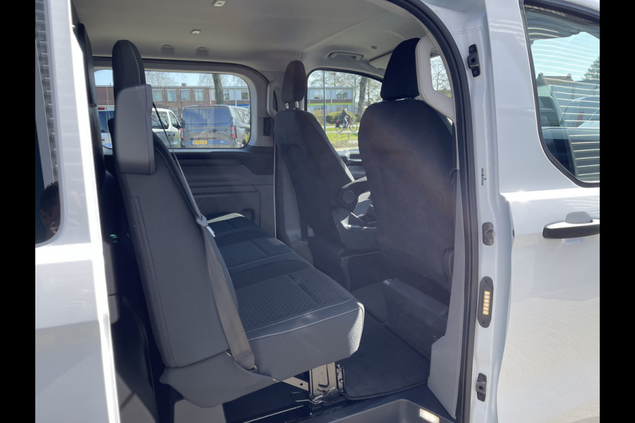 Ford Transit Custom 340 2.0 TDCI L2H1 Trend DC 5 persoons / originele Ford dubbel cabine / bpm vrij / NIEUW / vaste prijs rijklaar € 39.950 ex btw / lease vanaf € 715 / airco / cruise / vol opties !