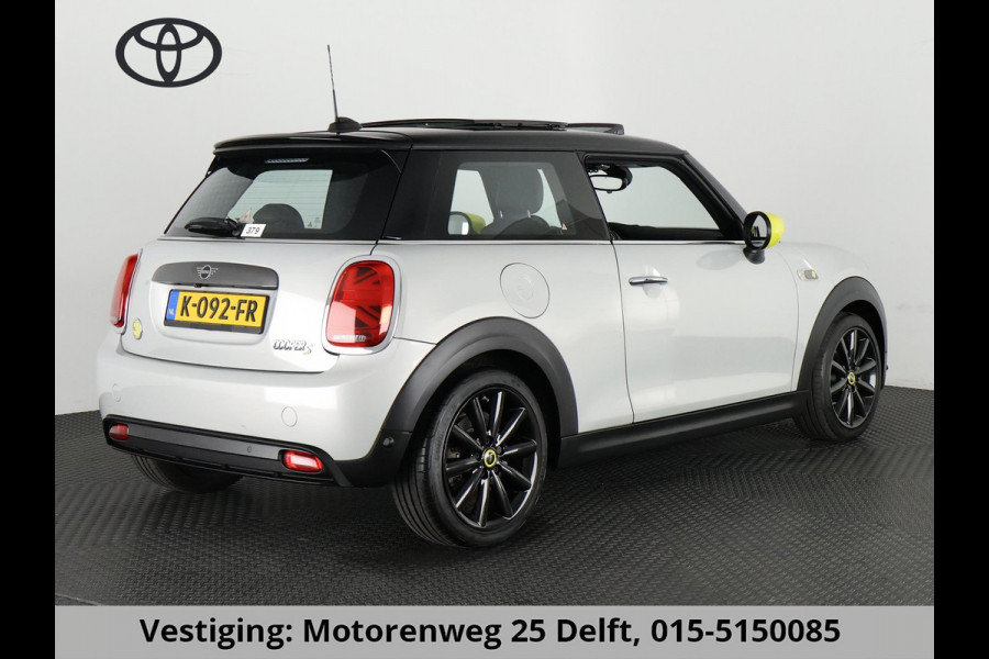 MINI Mini Electric Yours 33 kWh . SCHUIF-/KANTELDAK . LEDER . LICHTMETALEN VELGEN . PRIVACY GLASS