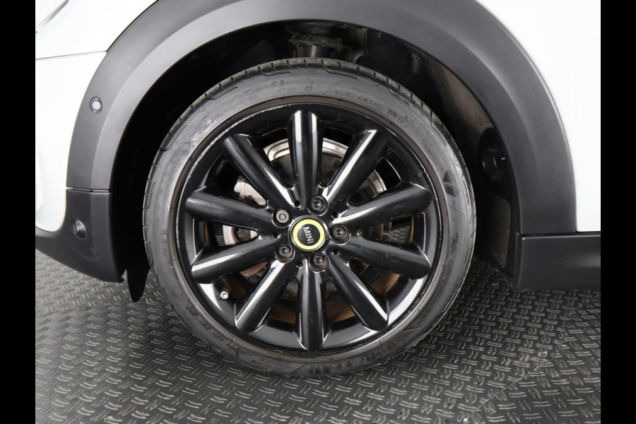 MINI Mini Electric Yours 33 kWh . SCHUIF-/KANTELDAK . LEDER . LICHTMETALEN VELGEN . PRIVACY GLASS