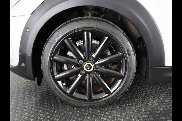 MINI Mini Electric Yours 33 kWh . SCHUIF-/KANTELDAK . LEDER . LICHTMETALEN VELGEN . PRIVACY GLASS