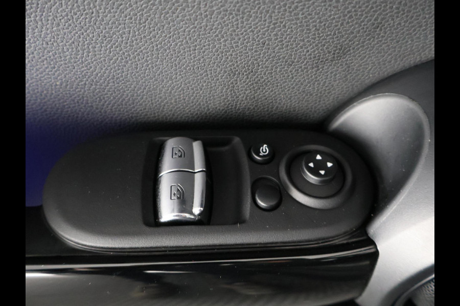MINI Mini Electric Yours 33 kWh . SCHUIF-/KANTELDAK . LEDER . LICHTMETALEN VELGEN . PRIVACY GLASS