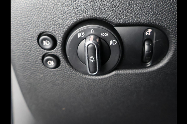 MINI Mini Electric Yours 33 kWh . SCHUIF-/KANTELDAK . LEDER . LICHTMETALEN VELGEN . PRIVACY GLASS