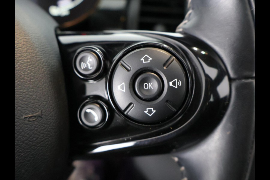 MINI Mini Electric Yours 33 kWh . SCHUIF-/KANTELDAK . LEDER . LICHTMETALEN VELGEN . PRIVACY GLASS