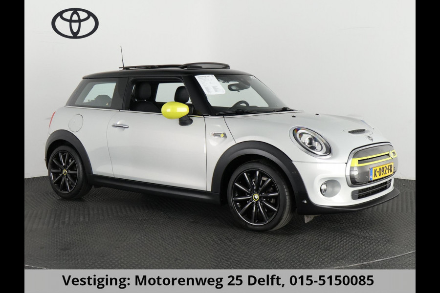 MINI Mini Electric Yours 33 kWh . SCHUIF-/KANTELDAK . LEDER . LICHTMETALEN VELGEN . PRIVACY GLASS