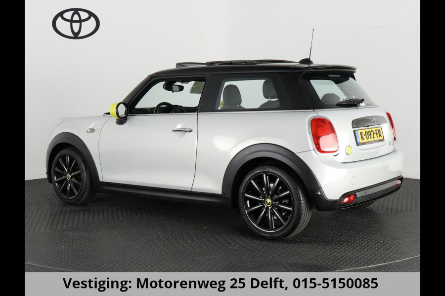 MINI Mini Electric Yours 33 kWh . SCHUIF-/KANTELDAK . LEDER . LICHTMETALEN VELGEN . PRIVACY GLASS