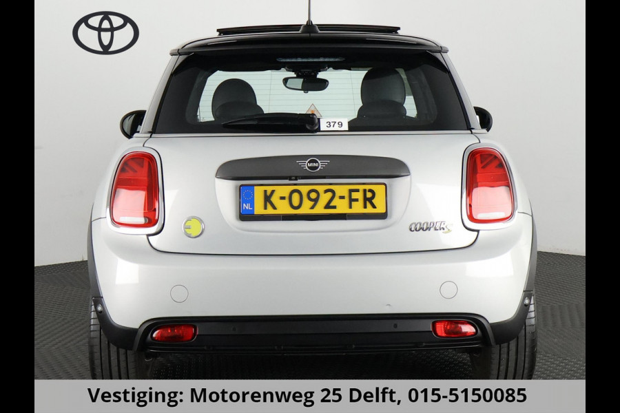 MINI Mini Electric Yours 33 kWh . SCHUIF-/KANTELDAK . LEDER . LICHTMETALEN VELGEN . PRIVACY GLASS