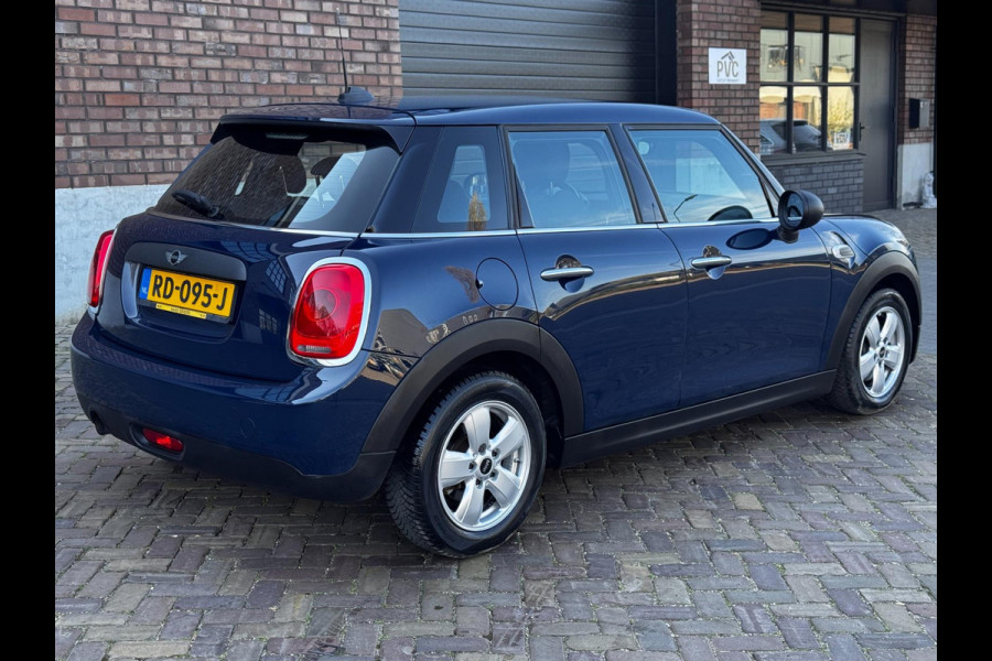 MINI One 1.2 / 102 PK / Navigatie / 4 Nieuwe All-season banden / NED-Mini / Cruise Control
