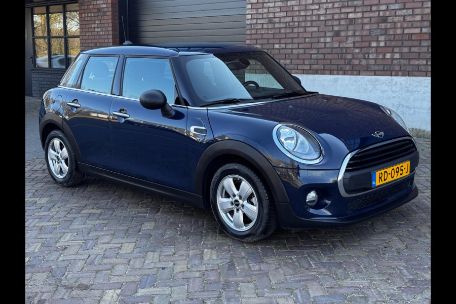 MINI One 1.2 / 102 PK / Navigatie / 4 Nieuwe All-season banden / NED-Mini / Cruise Control