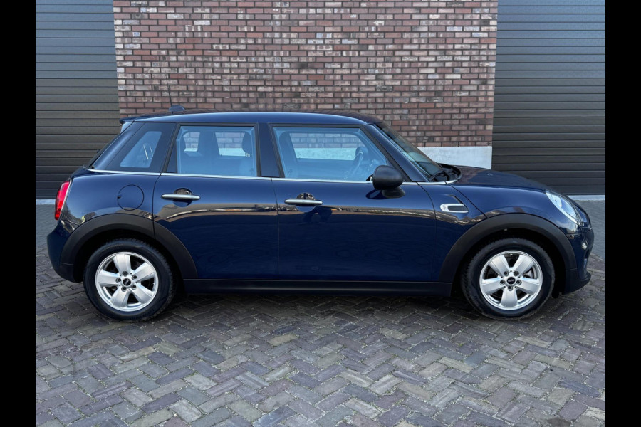 MINI One 1.2 / 102 PK / Navigatie / 4 Nieuwe All-season banden / NED-Mini / Cruise Control
