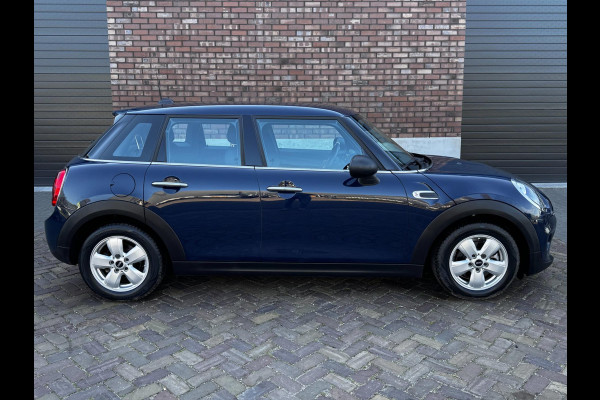 MINI One 1.2 / 102 PK / Navigatie / 4 Nieuwe All-season banden / NED-Mini / Cruise Control