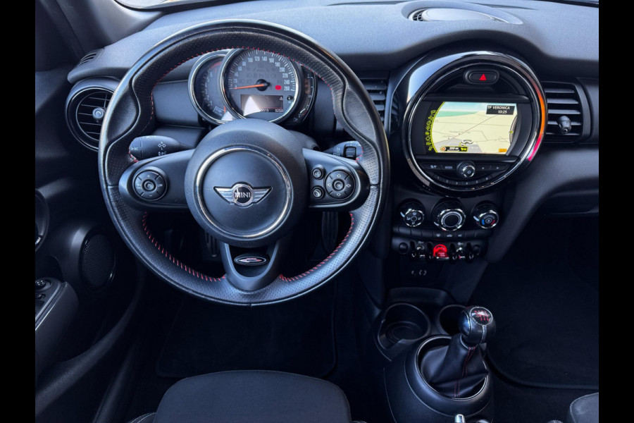 MINI One 1.2 / 102 PK / Navigatie / 4 Nieuwe All-season banden / NED-Mini / Cruise Control