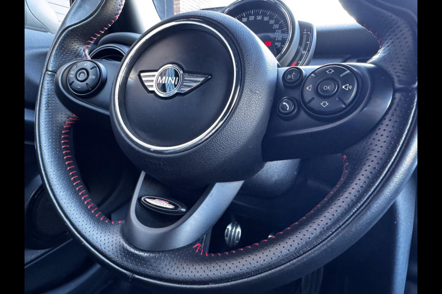 MINI One 1.2 / 102 PK / Navigatie / 4 Nieuwe All-season banden / NED-Mini / Cruise Control