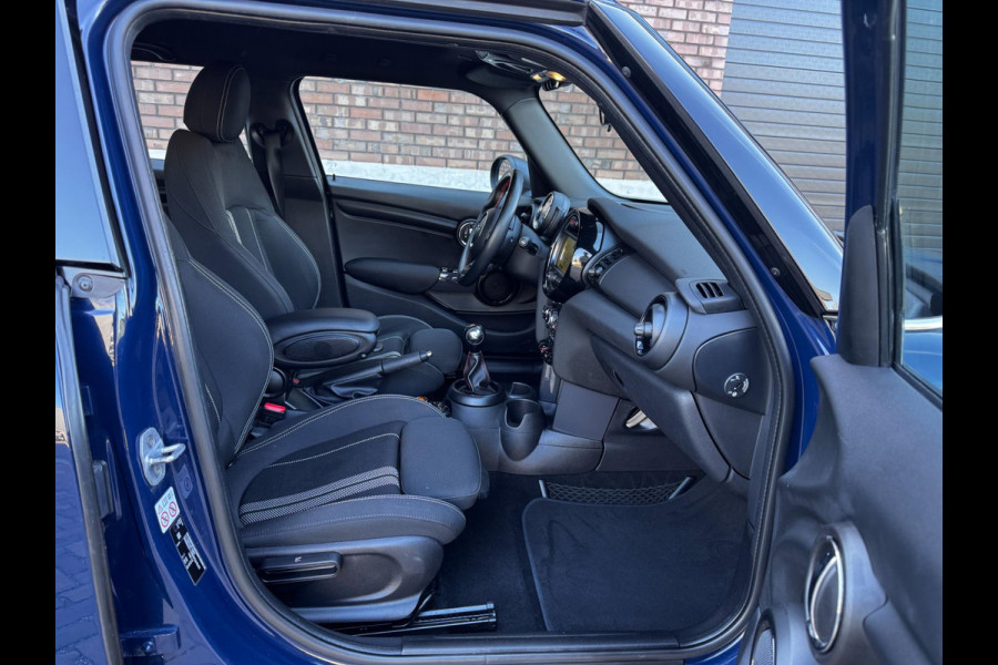 MINI One 1.2 / 102 PK / Navigatie / 4 Nieuwe All-season banden / NED-Mini / Cruise Control