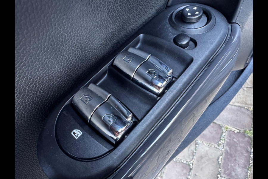 MINI One 1.2 / 102 PK / Navigatie / 4 Nieuwe All-season banden / NED-Mini / Cruise Control