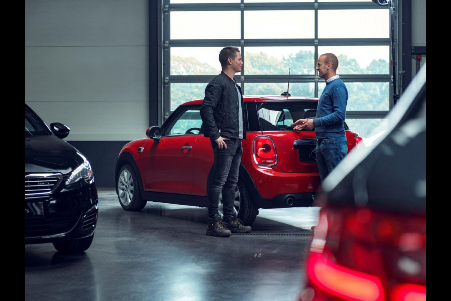 MINI One 1.2 / 102 PK / Navigatie / 4 Nieuwe All-season banden / NED-Mini / Cruise Control