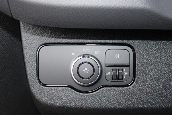 Mercedes-Benz Sprinter 317CDI L2H2 Select - LED - Mbux 10 - 3.5t Trekhaak - Geveerde Stoel - Betimmering - Camera - Carplay - Bind spot - Cruise - Rijk