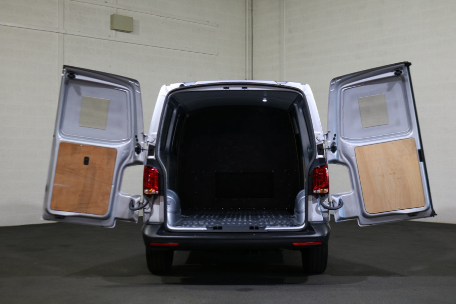 Volkswagen Transporter 2.0 TDI L2 H1 150pk Automaat Apple CarPlay