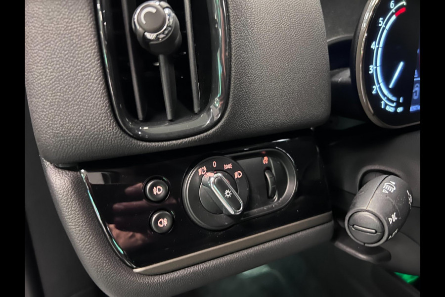 MINI Countryman 1.5 One COOPER 19''BLACK-LINE V-COCKPIT/NAVI/LED/DAB/CARPLAY/ECC/PDC/CAM//