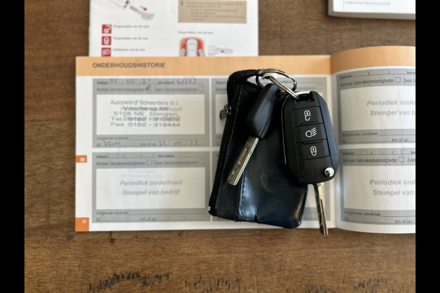 Citroën C3 1.2 PT Shine Navi, Camera, LM-velgen, 1e Eigenaar!