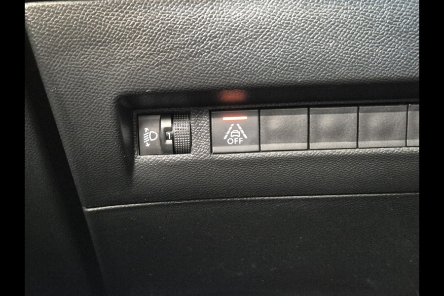 Peugeot e-2008 EV Active Pack 50 kWh | Navigatie | Parkeersensoren achter | Keyless start | Apple Carplay/Android Auto | All Season |