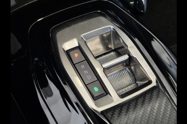 Peugeot e-2008 EV Active Pack 50 kWh | Navigatie | Parkeersensoren achter | Keyless start | Apple Carplay/Android Auto | All Season |