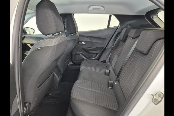 Peugeot e-2008 EV Active Pack 50 kWh | Navigatie | Parkeersensoren achter | Keyless start | Apple Carplay/Android Auto | All Season |