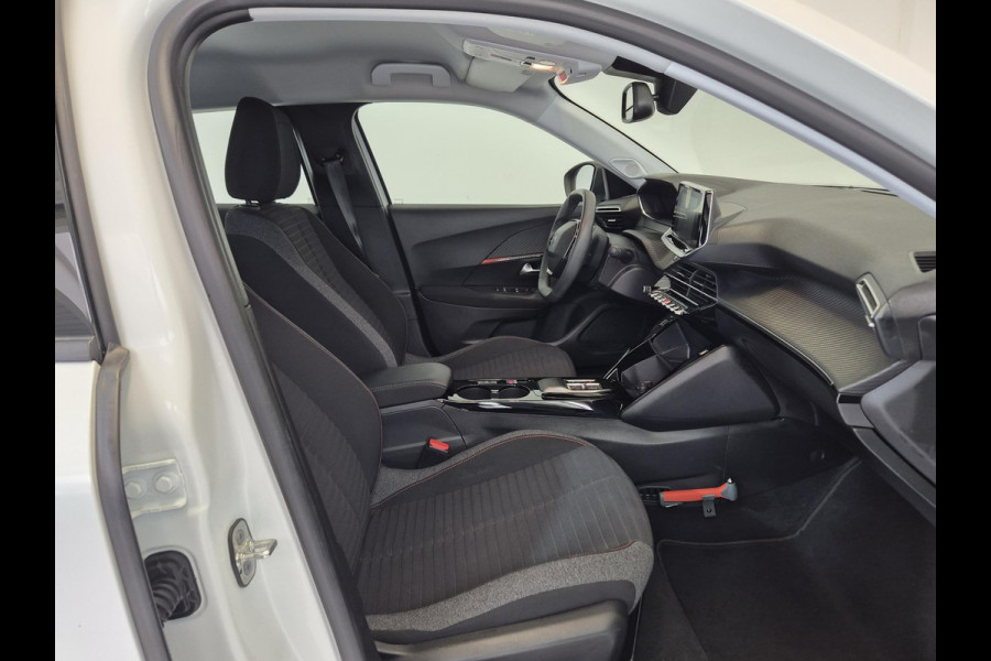 Peugeot e-2008 EV Active Pack 50 kWh | Navigatie | Parkeersensoren achter | Keyless start | Apple Carplay/Android Auto | All Season |