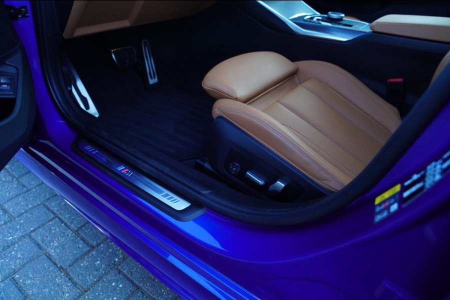 BMW 3 Serie Touring 330e High Executive | M-pakket | Facelift 2022 | Widescreen | Panorama | Adaptieve cruise | Portimao Blau |