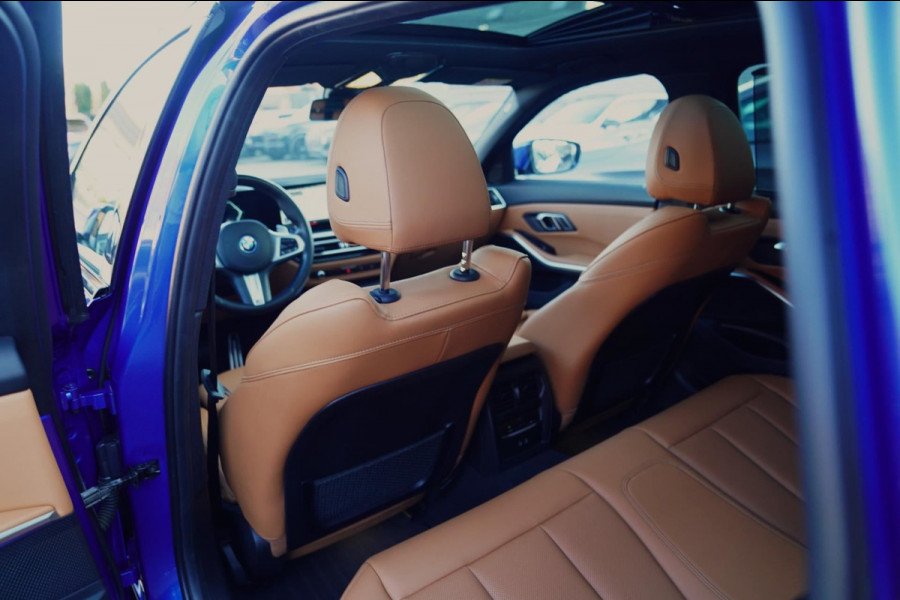 BMW 3 Serie Touring 330e High Executive | M-pakket | Facelift 2022 | Widescreen | Panorama | Adaptieve cruise | Portimao Blau |