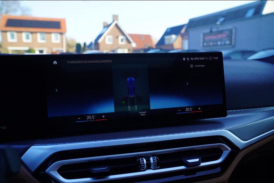 BMW 3 Serie Touring 330e High Executive | M-pakket | Facelift 2022 | Widescreen | Panorama | Adaptieve cruise | Portimao Blau |