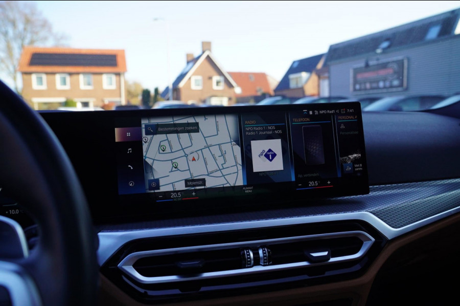 BMW 3 Serie Touring 330e High Executive | M-pakket | Facelift 2022 | Widescreen | Panorama | Adaptieve cruise | Portimao Blau |