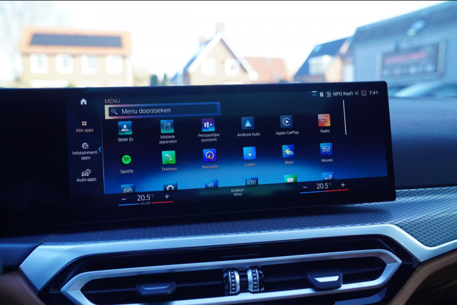 BMW 3 Serie Touring 330e High Executive | M-pakket | Facelift 2022 | Widescreen | Panorama | Adaptieve cruise | Portimao Blau |