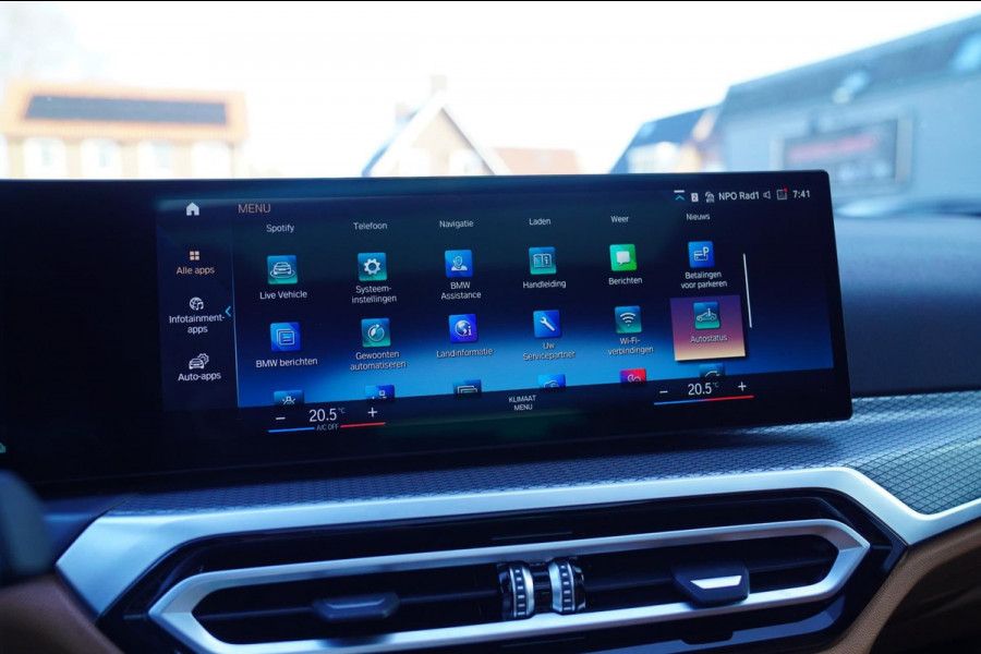 BMW 3 Serie Touring 330e High Executive | M-pakket | Facelift 2022 | Widescreen | Panorama | Adaptieve cruise | Portimao Blau |