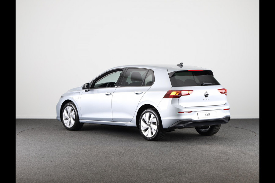 Volkswagen Golf Life Edition 1.5 eHybrid 150 kW / 204 pk Hatchback 6 versn. DSG