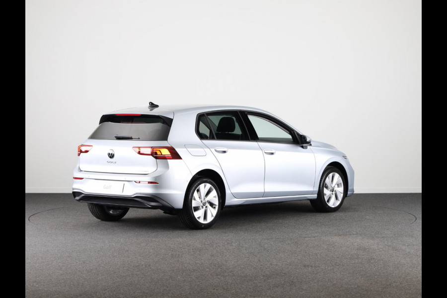 Volkswagen Golf Life Edition 1.5 eHybrid 150 kW / 204 pk Hatchback 6 versn. DSG