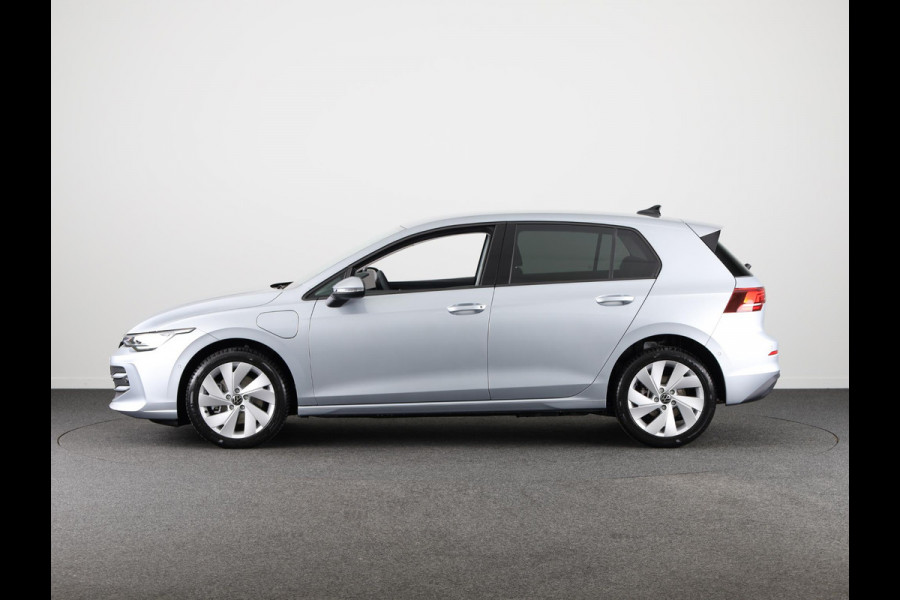 Volkswagen Golf Life Edition 1.5 eHybrid 150 kW / 204 pk Hatchback 6 versn. DSG