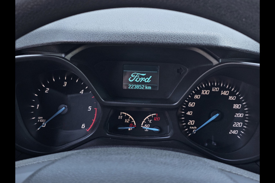 Ford Transit Connect 1.5-101pk TDCI L2 Economy Edition. Zeer nette Ford Connect, deze bedrijfswagen kan u nog jaren tot dienst zijn ! Airco, metallic lak, trekhaak, licht metalen wielen etc.