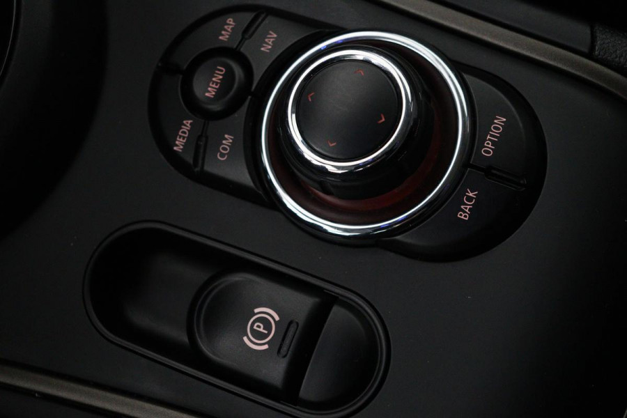 MINI Countryman 1.5 One Business Edition | Head-Up | Carplay | Half leder | Full LED | Navigatie | Climate control | PDC | Cruise control | DAB | Getint glas